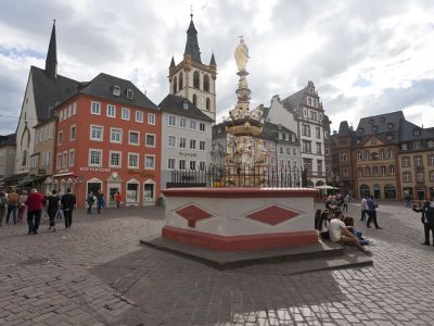 wandern moselsteig trier marktplatz