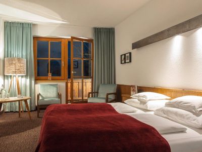 Komfortzimmer upcycled Doppelbett Balkon