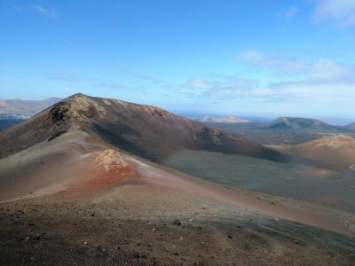 Vulkanlandschaft und sanfter Tourismus auf Lanzarote