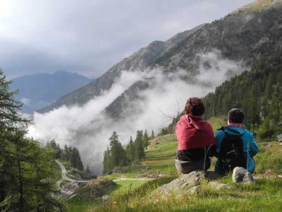 Bergwanderer in den Alpen des Aostatals