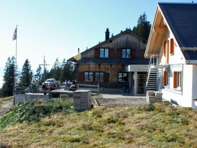 Von Htte zu Htte wandern in der Schweiz Chserenholzhtte