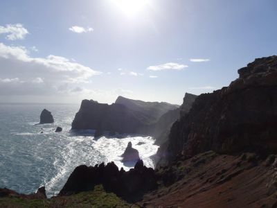 wanderreise madeira steilkste im gegenlicht 